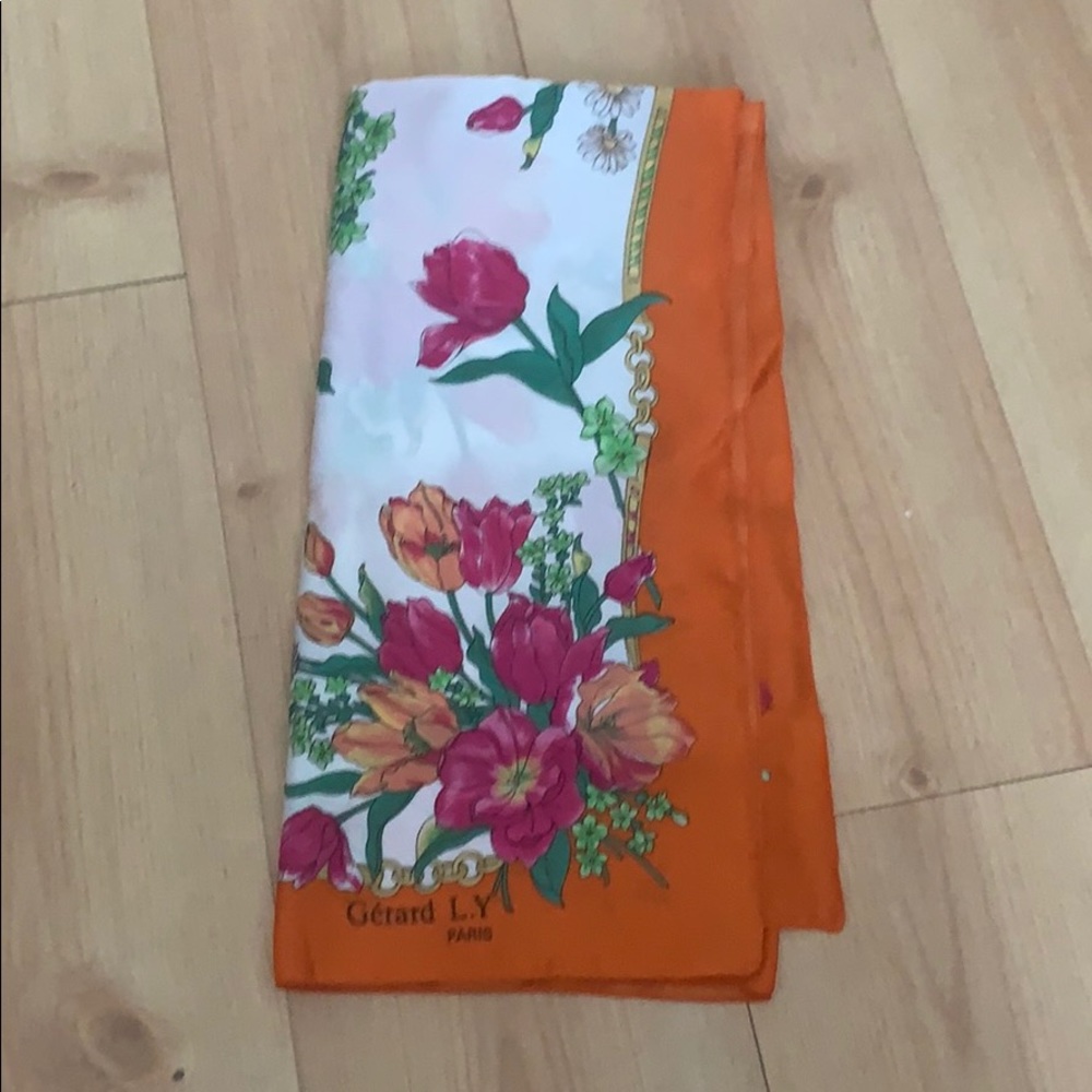 Paris scarf
